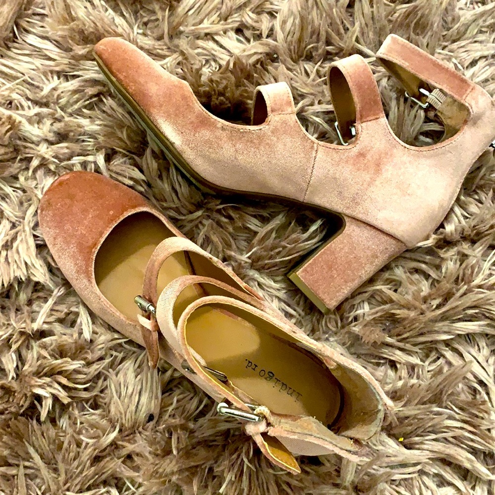 🥰 Beautiful Rose Pink Velvet Shoes 🥰